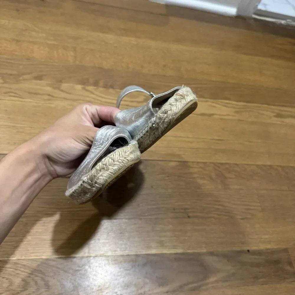 House Of Harlow 1960 Silver Cross Strap Flats Espadrilles Sz 9